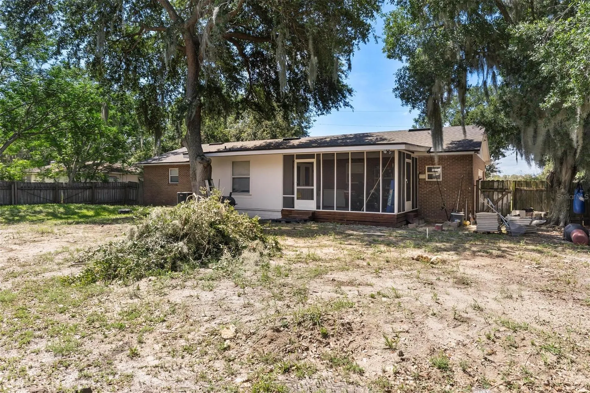 14407 Lake Junietta Drive Tavares FL 32778