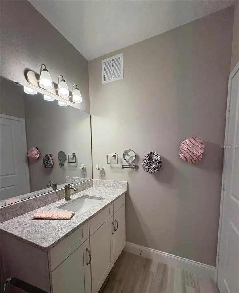 7521 Laureate Boulevard Orlando FL 32827