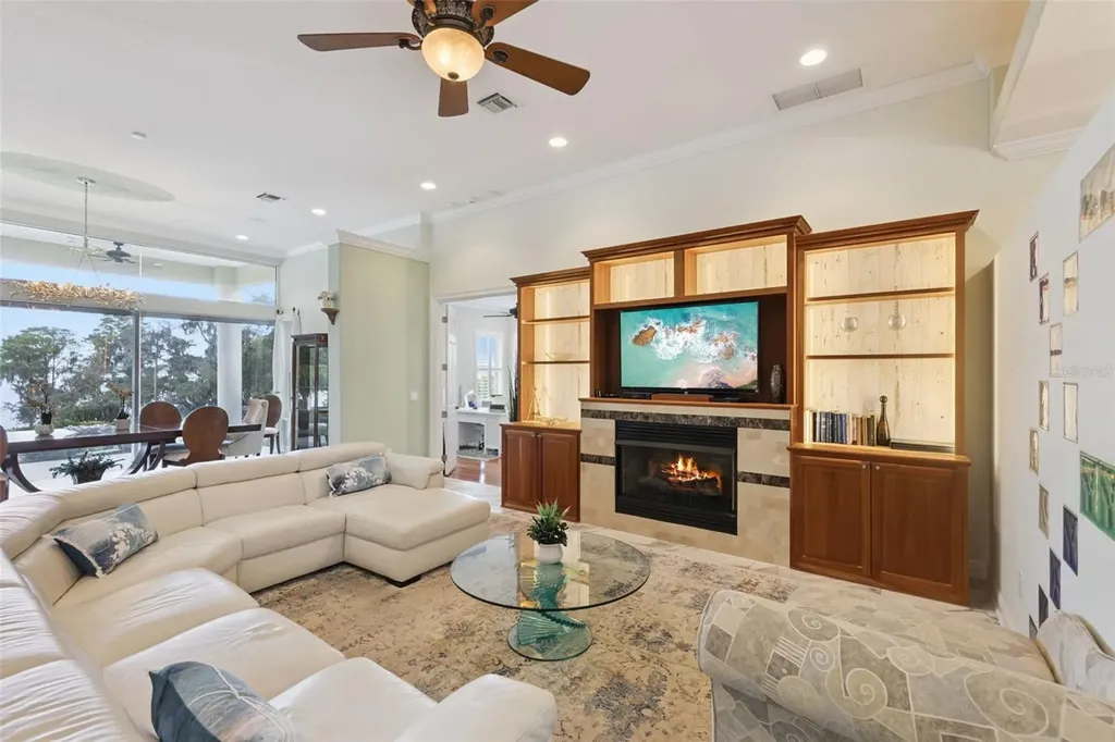 12128 Lakeshore Drive Clermont FL 34711