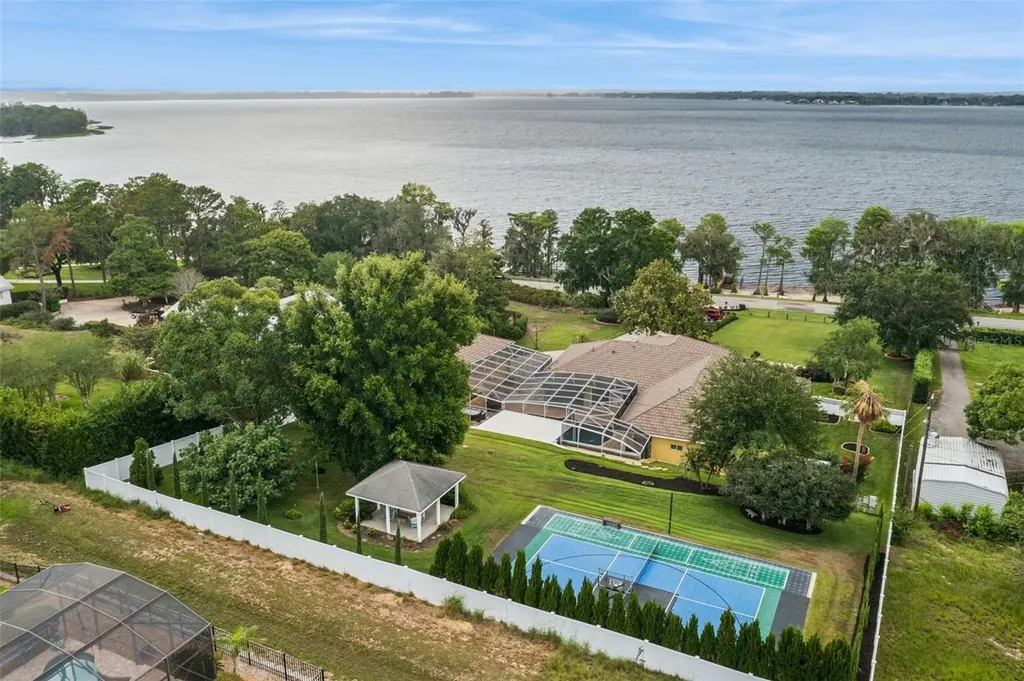 12128 Lakeshore Drive Clermont FL 34711