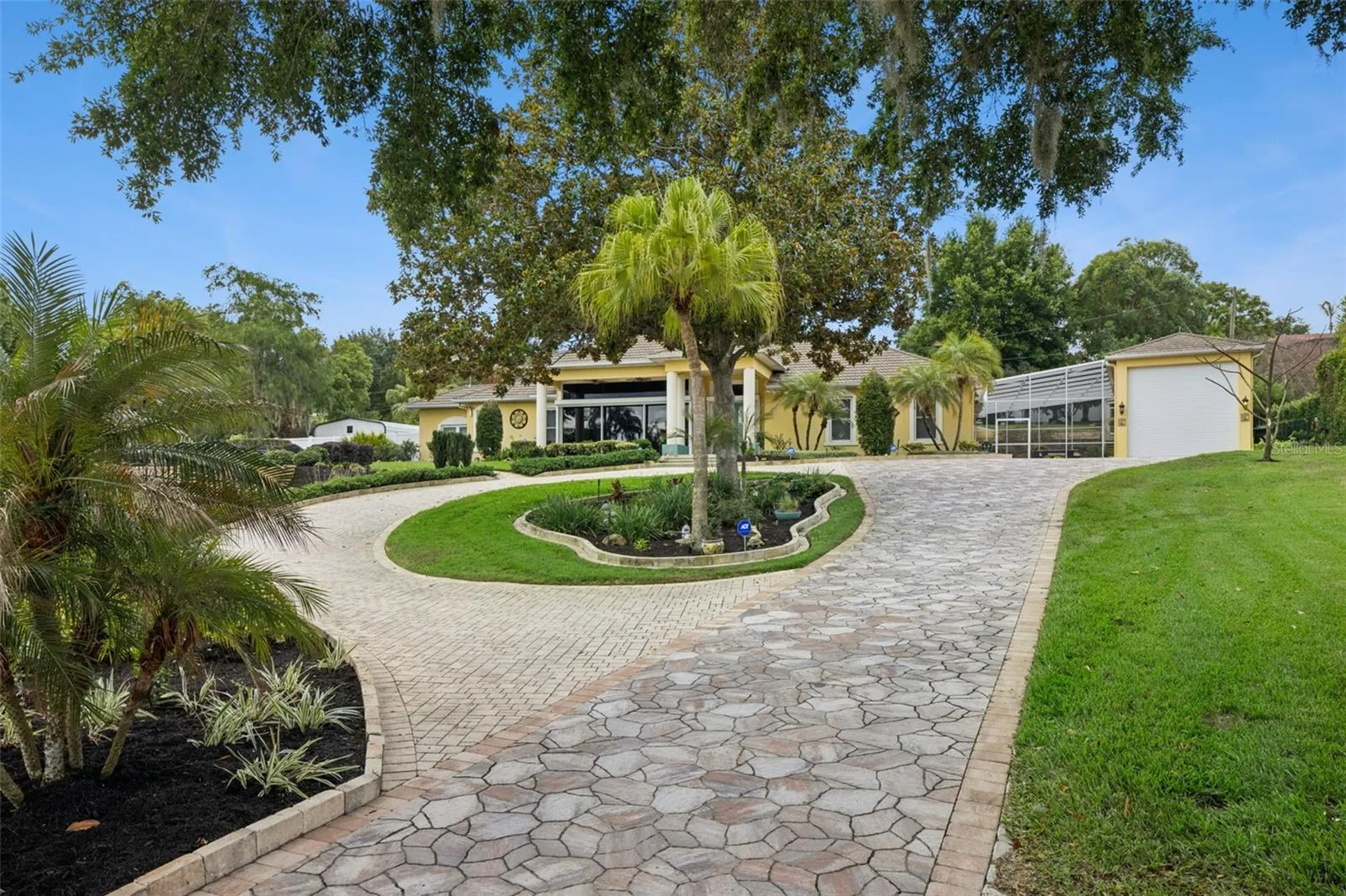 12128 Lakeshore Drive Clermont FL 34711