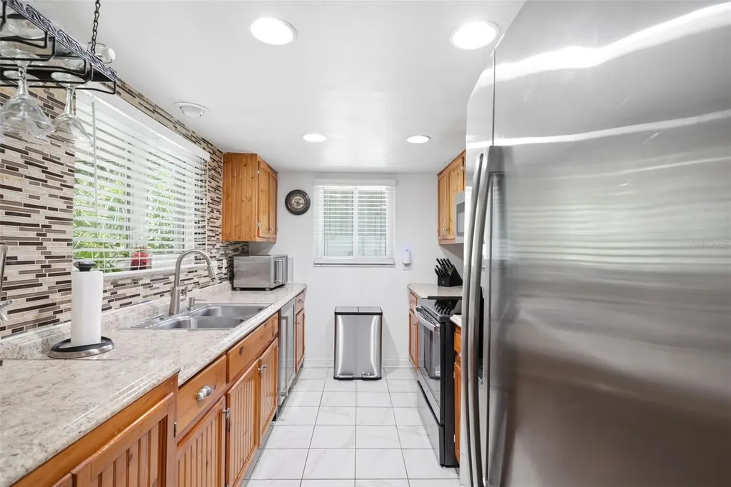 111 69th Avenue N St Petersburg FL 33702