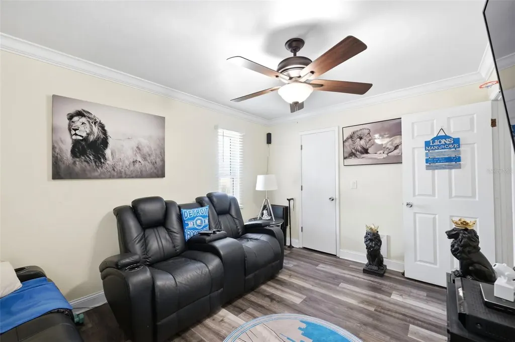 111 69th Avenue N St Petersburg FL 33702
