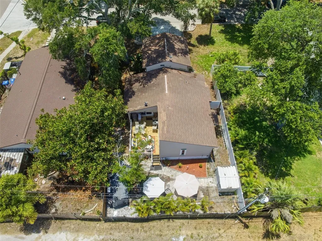111 69th Avenue N St Petersburg FL 33702