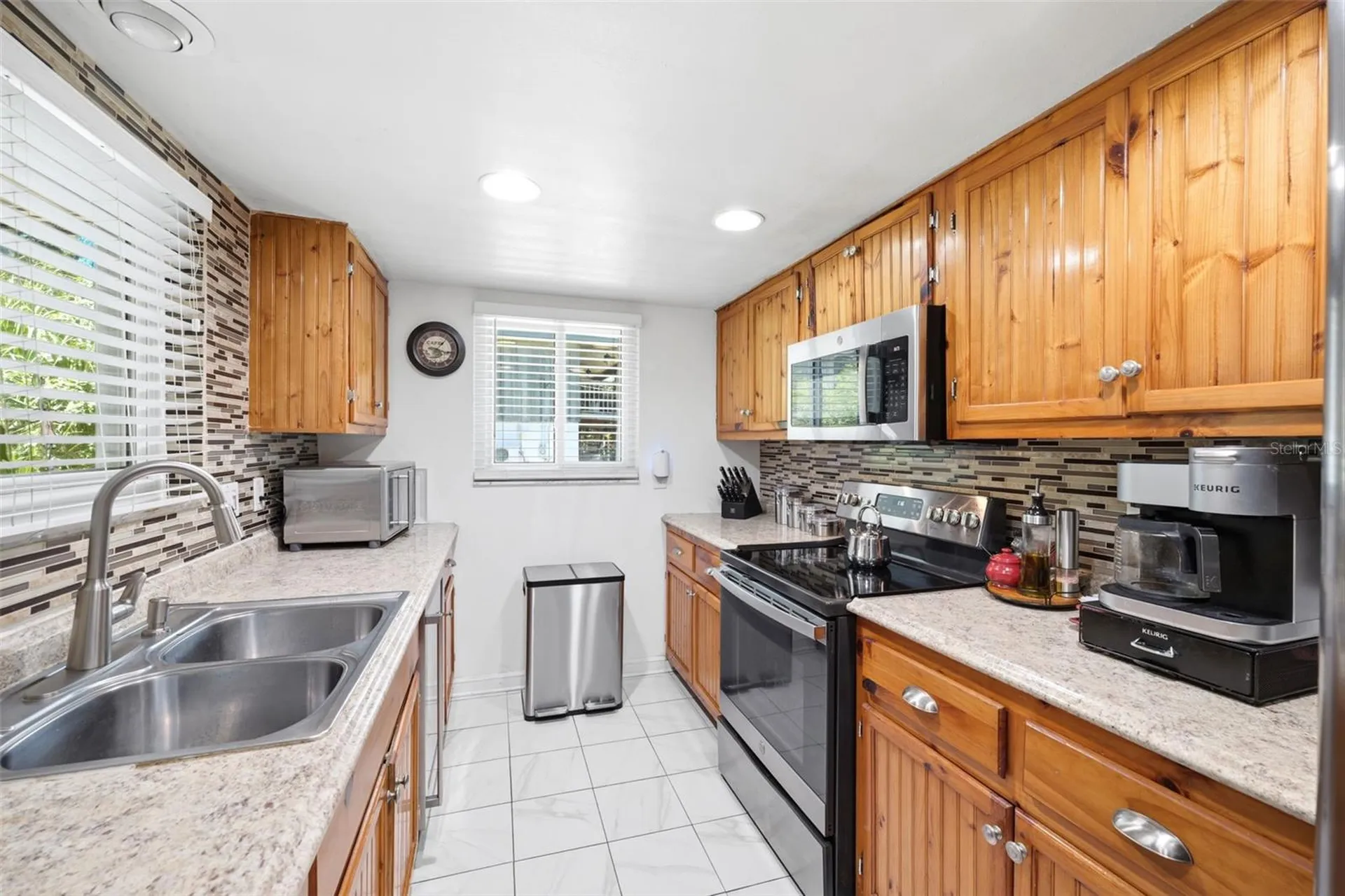 111 69th Avenue N St Petersburg FL 33702
