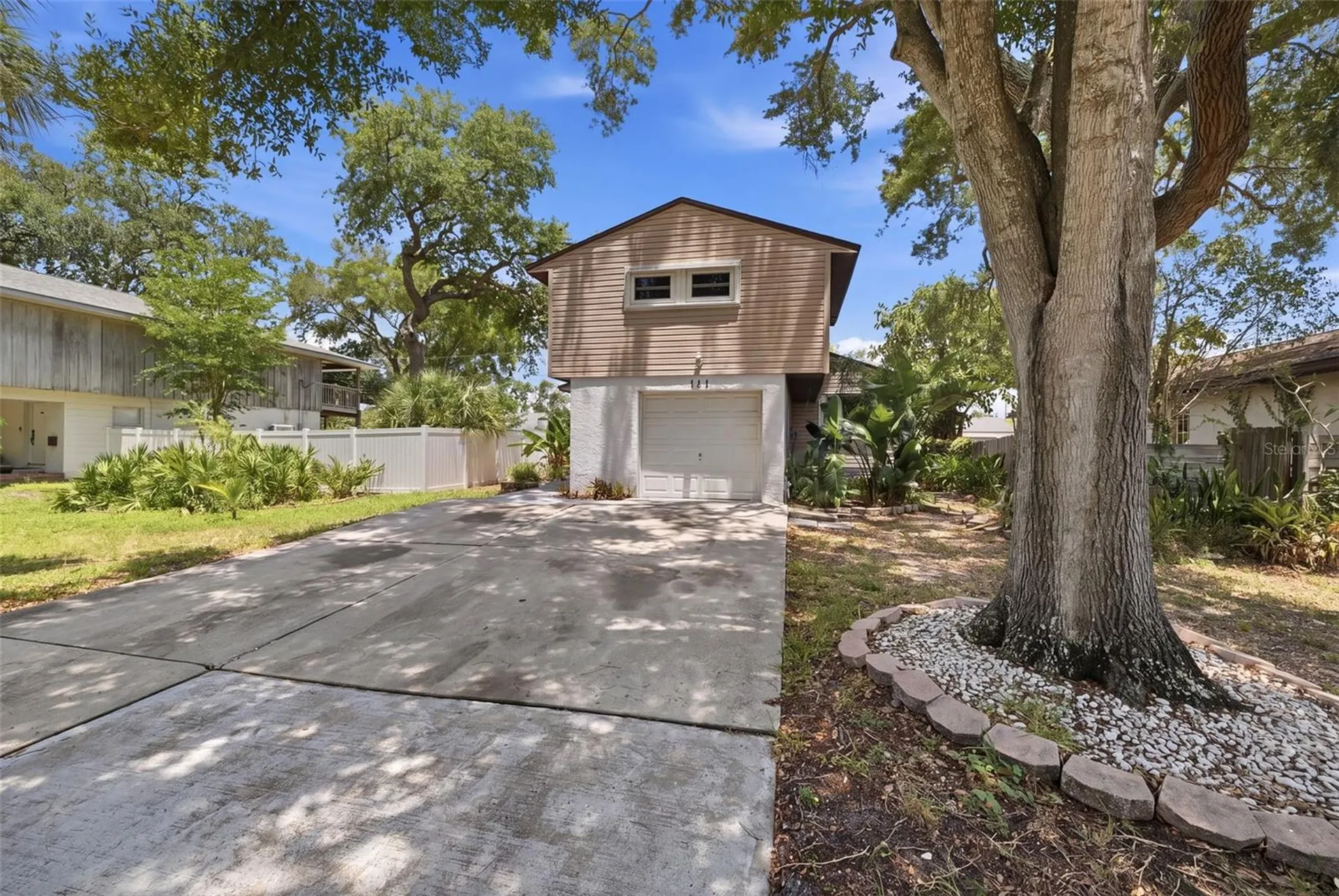 111 69th Avenue N St Petersburg FL 33702