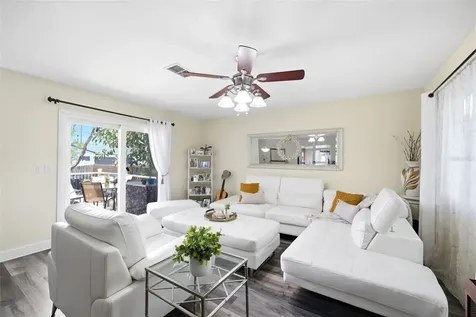 111 69th Avenue N St Petersburg FL 33702