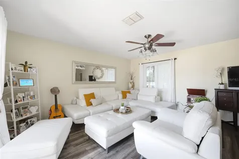 111 69th Avenue N St Petersburg FL 33702
