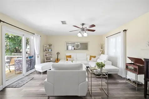 111 69th Avenue N St Petersburg FL 33702