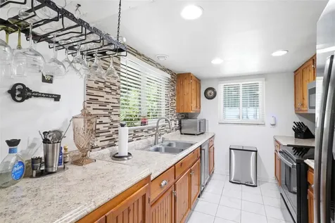 111 69th Avenue N St Petersburg FL 33702