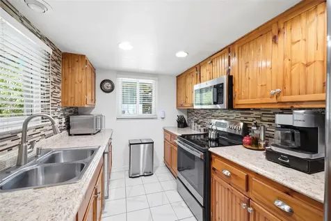 111 69th Avenue N St Petersburg FL 33702