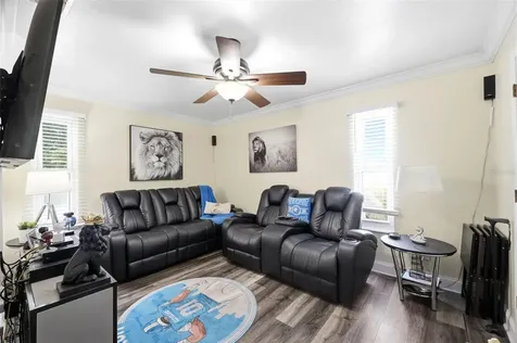 111 69th Avenue N St Petersburg FL 33702