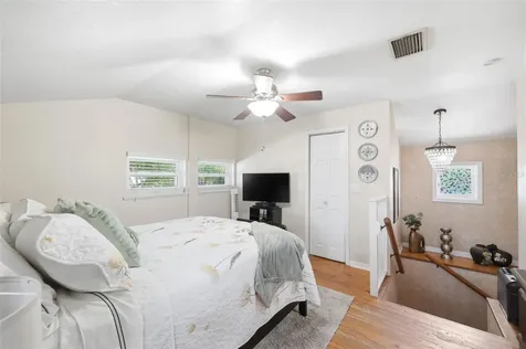 111 69th Avenue N St Petersburg FL 33702