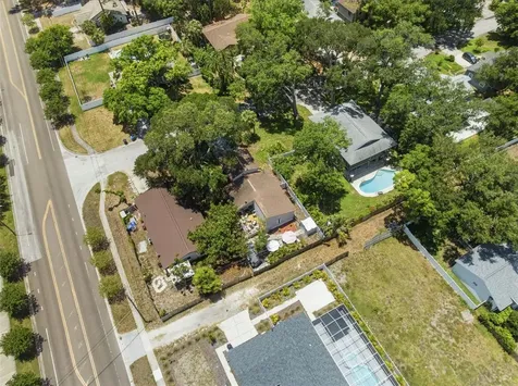 111 69th Avenue N St Petersburg FL 33702