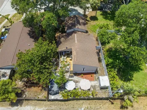 111 69TH Avenue N St Petersburg FL 33702