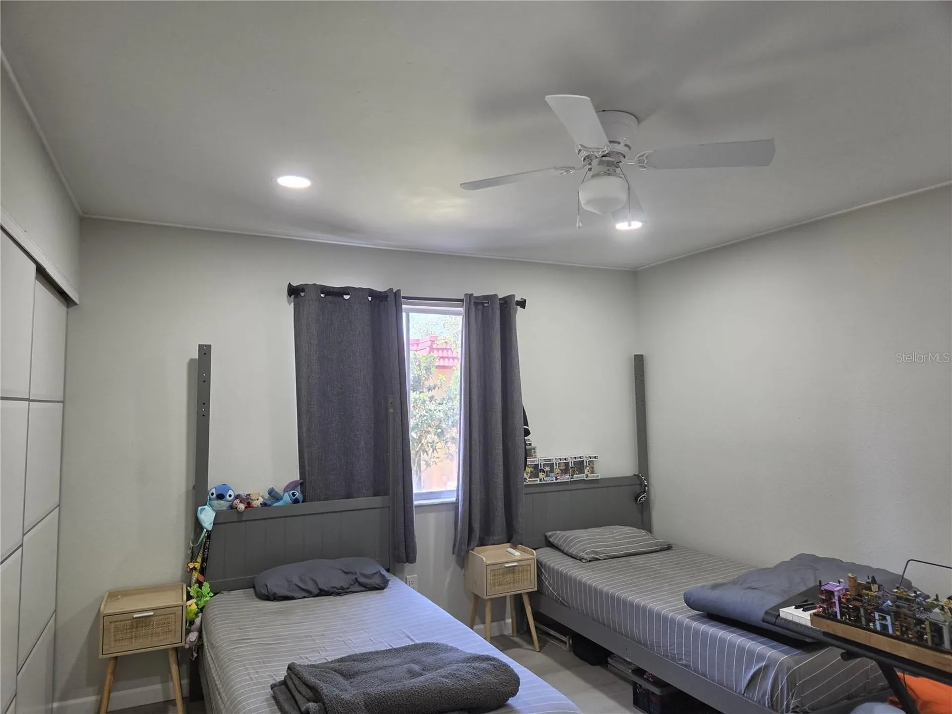 2850 N Powers Drive Orlando FL 32818
