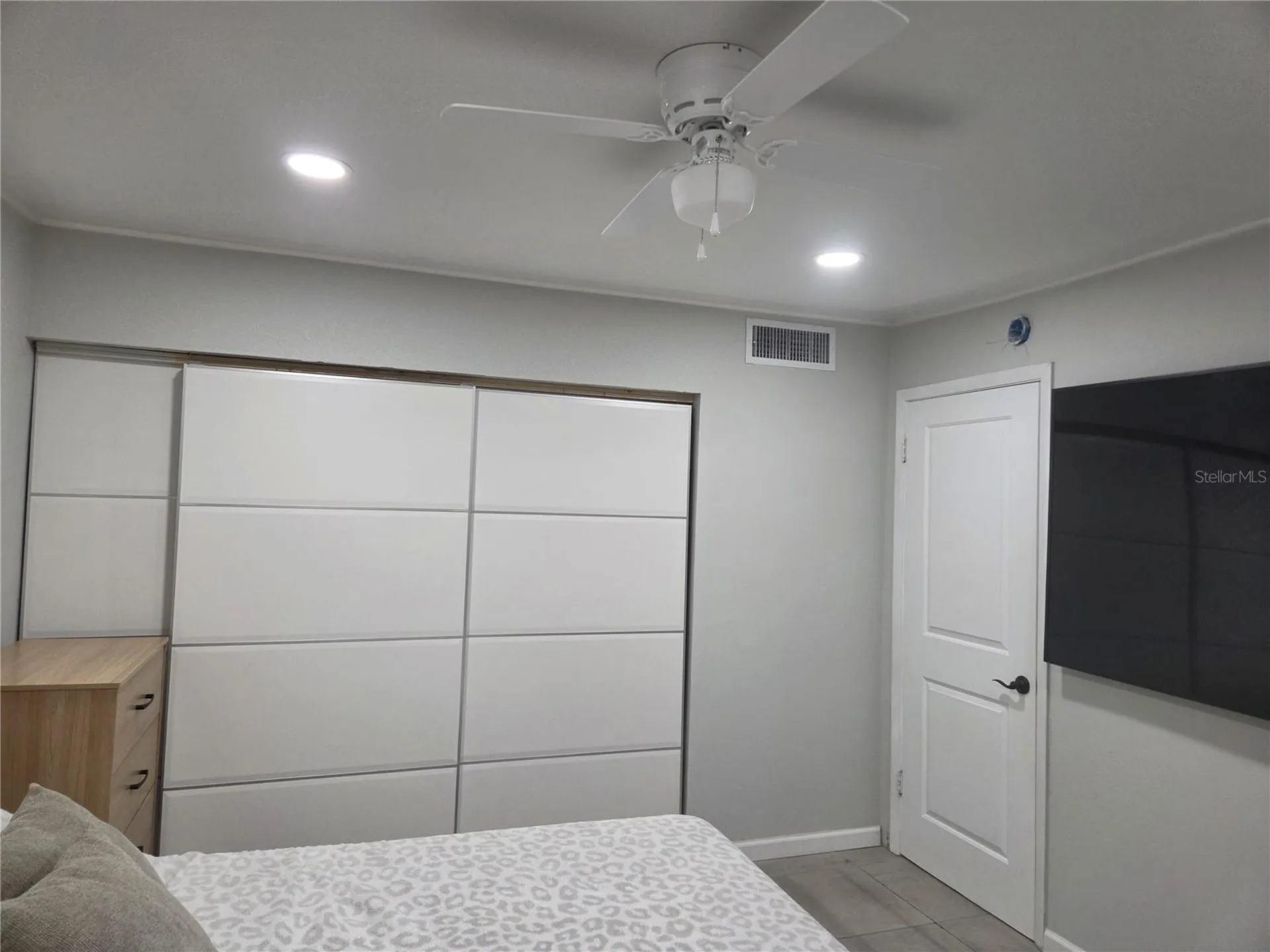 2850 N Powers Drive Orlando FL 32818