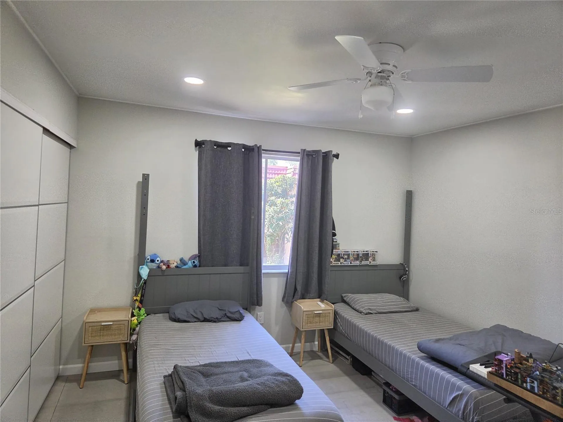 2850 N Powers Drive Orlando FL 32818