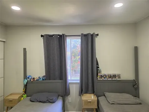 2850 N Powers Drive Orlando FL 32818