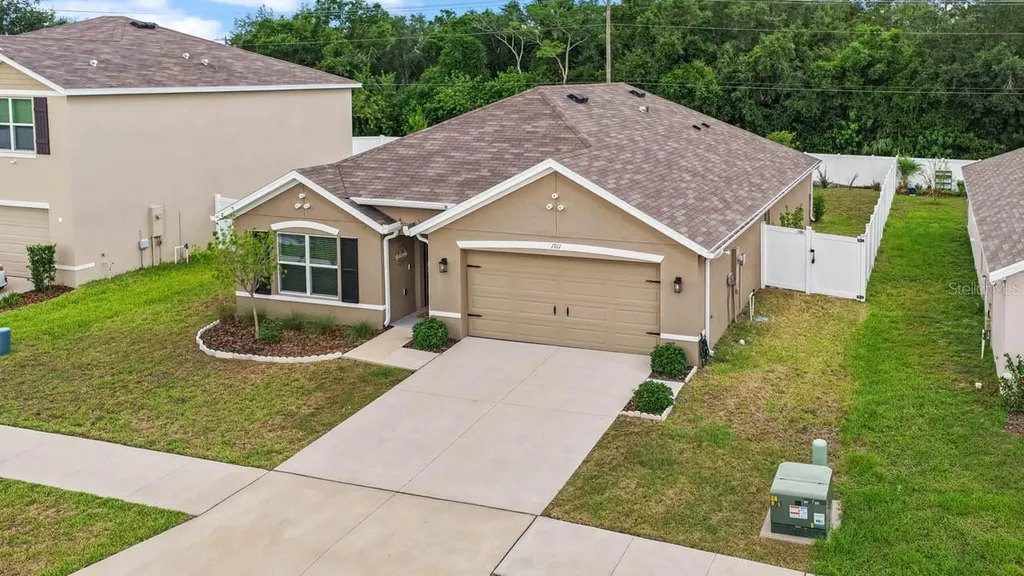 1911 Blue Stream Street Ruskin FL 33570