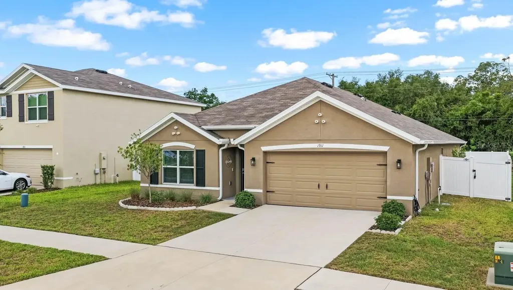1911 Blue Stream Street Ruskin FL 33570
