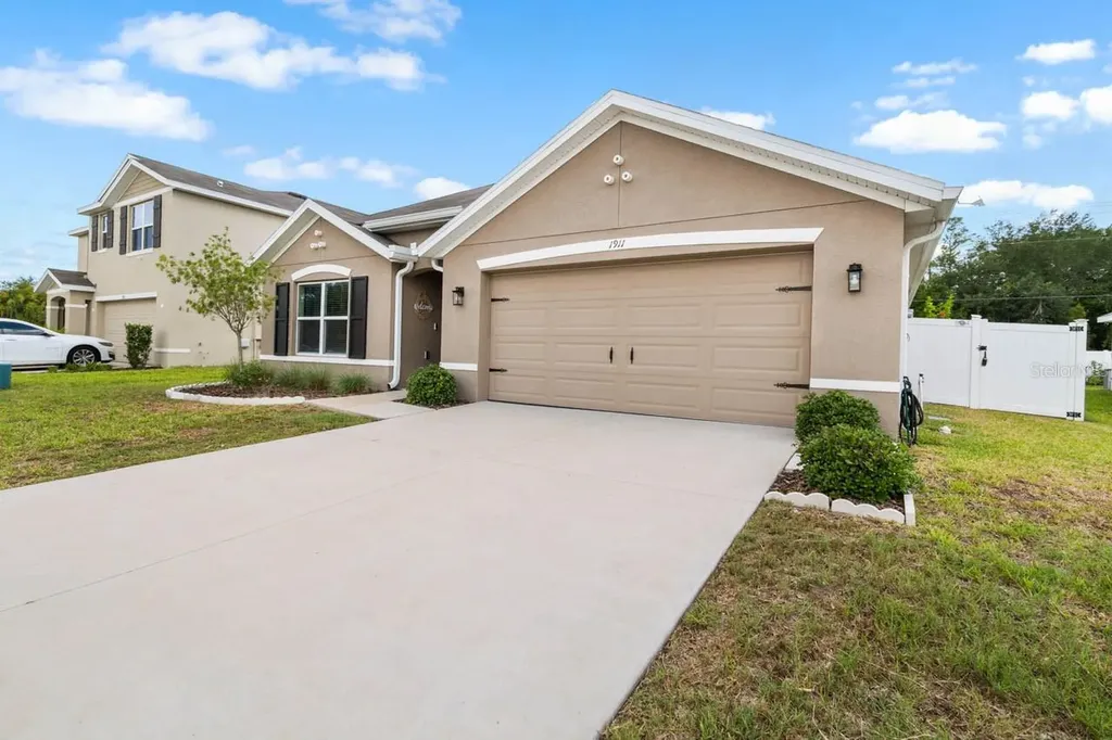 1911 Blue Stream Street Ruskin FL 33570