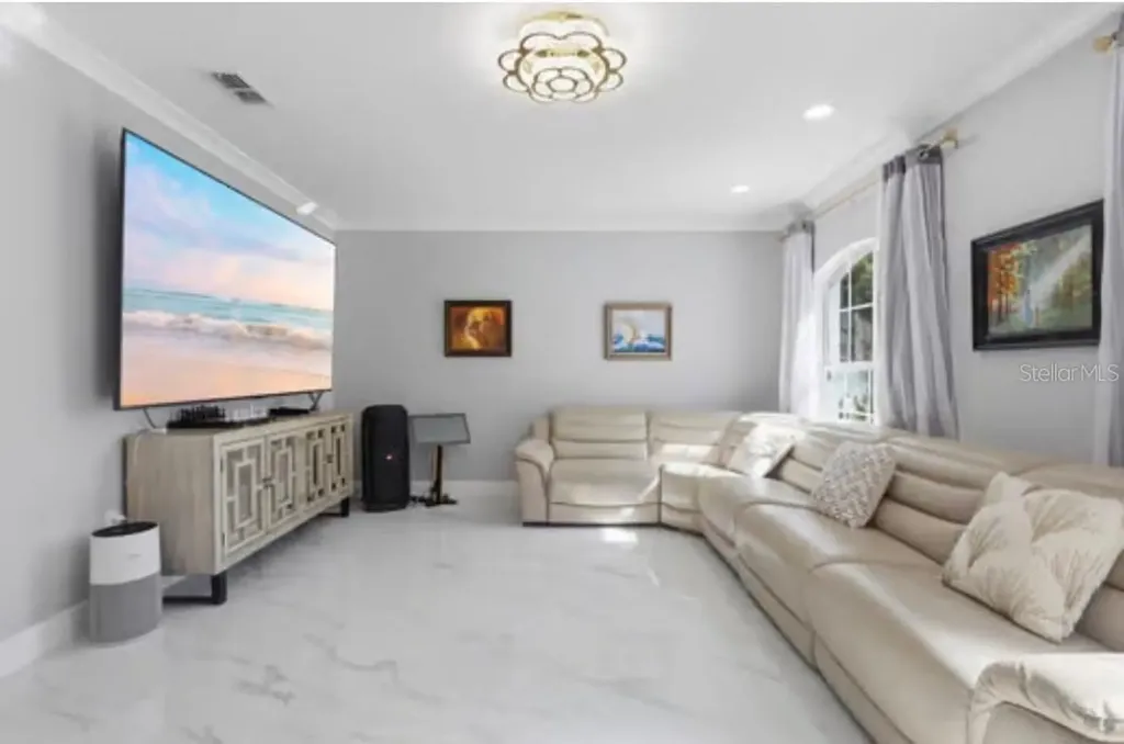 1046 Morris Avenue Orlando FL 32803
