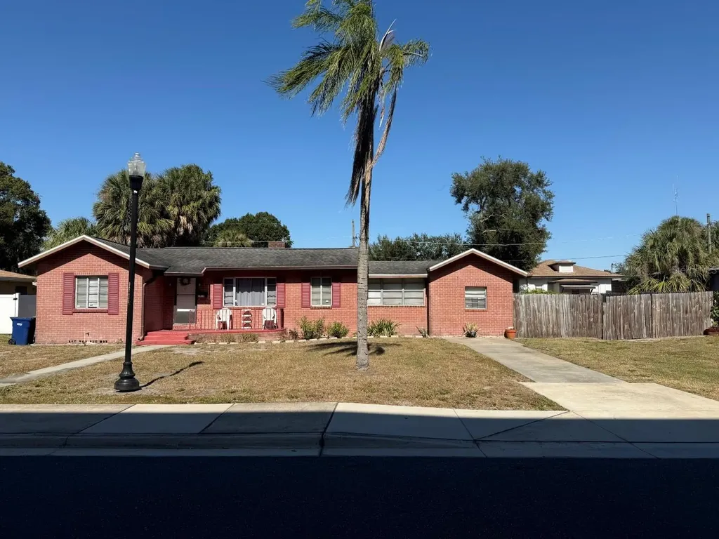1715 W Carmen Street Tampa FL 33606