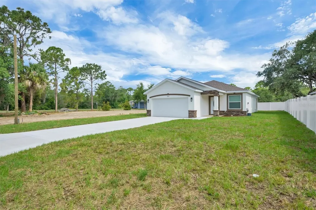 3907 Adell Road Lake Wales FL 33898
