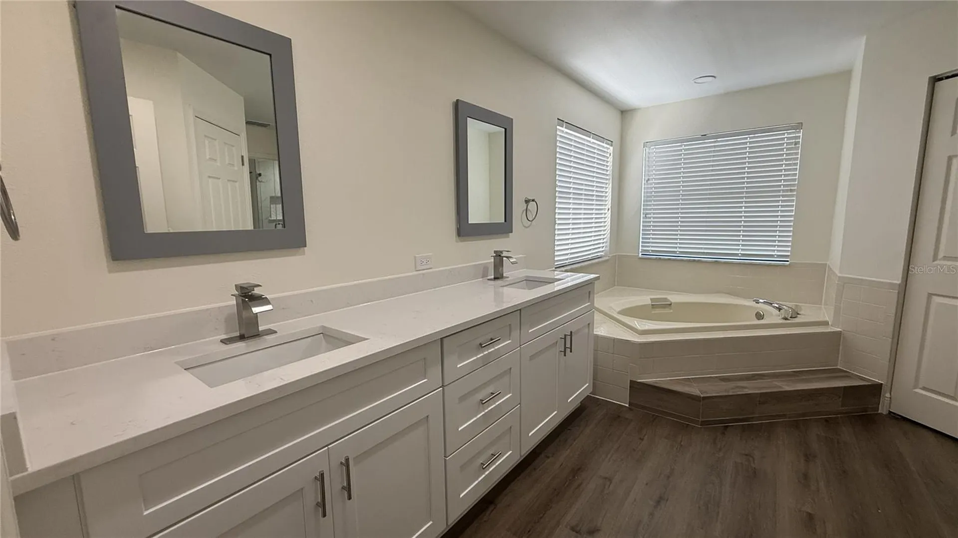 1859 Springwood Circle N Clearwater FL 33763