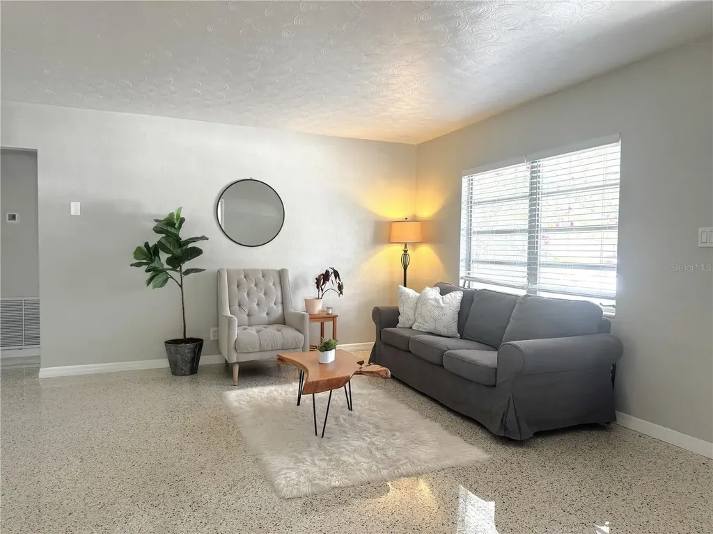 8017 Cardinal Drive Tampa FL 33617