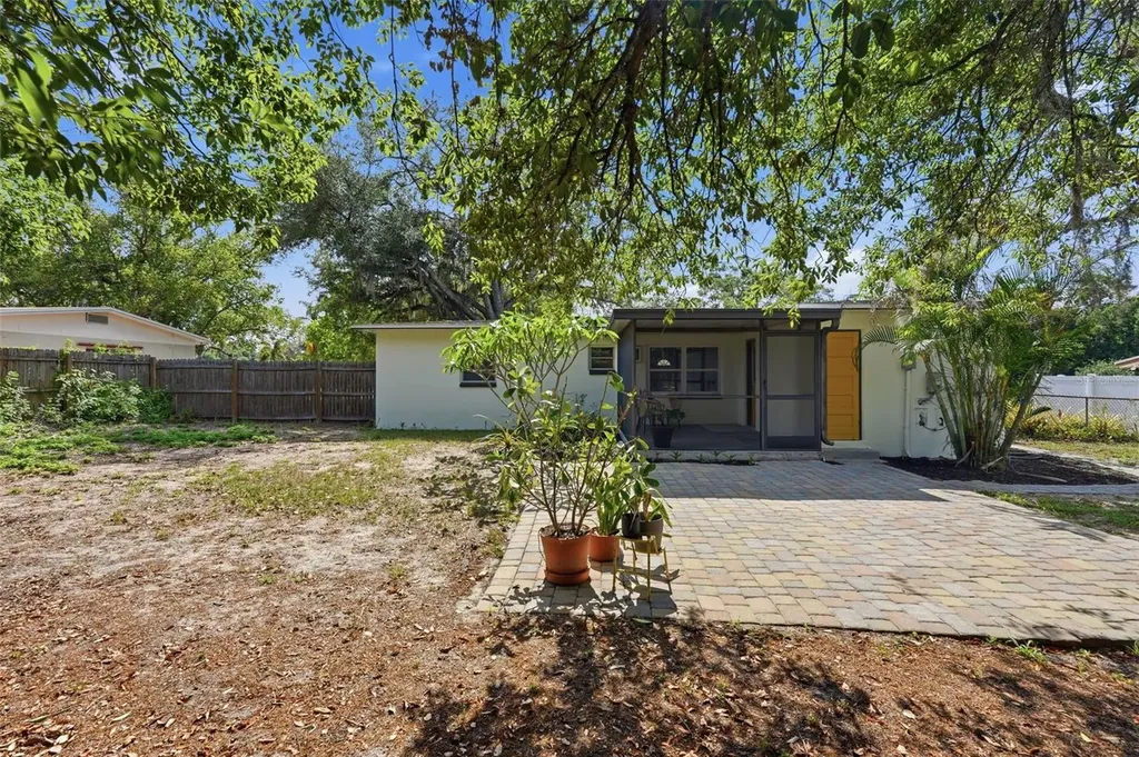 8017 Cardinal Drive Tampa FL 33617