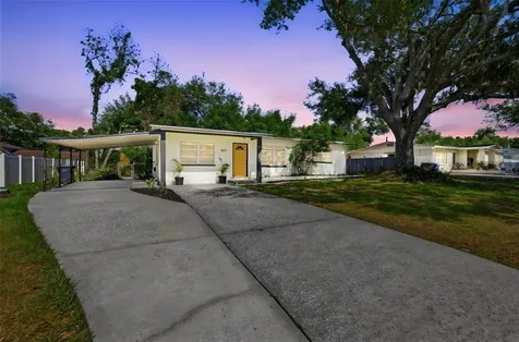 8017 Cardinal Drive Tampa FL 33617