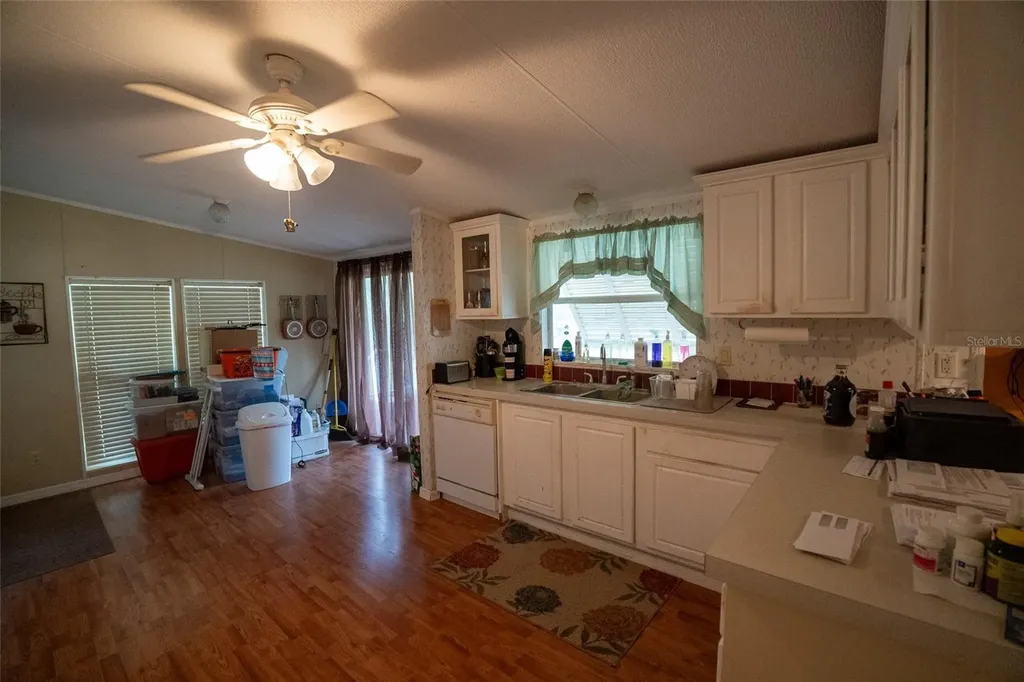 1809 E Holiday Drive Lorida FL 33857