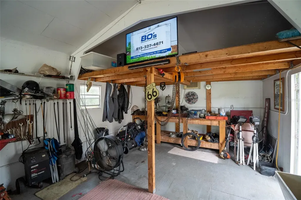 1809 E Holiday Drive Lorida FL 33857