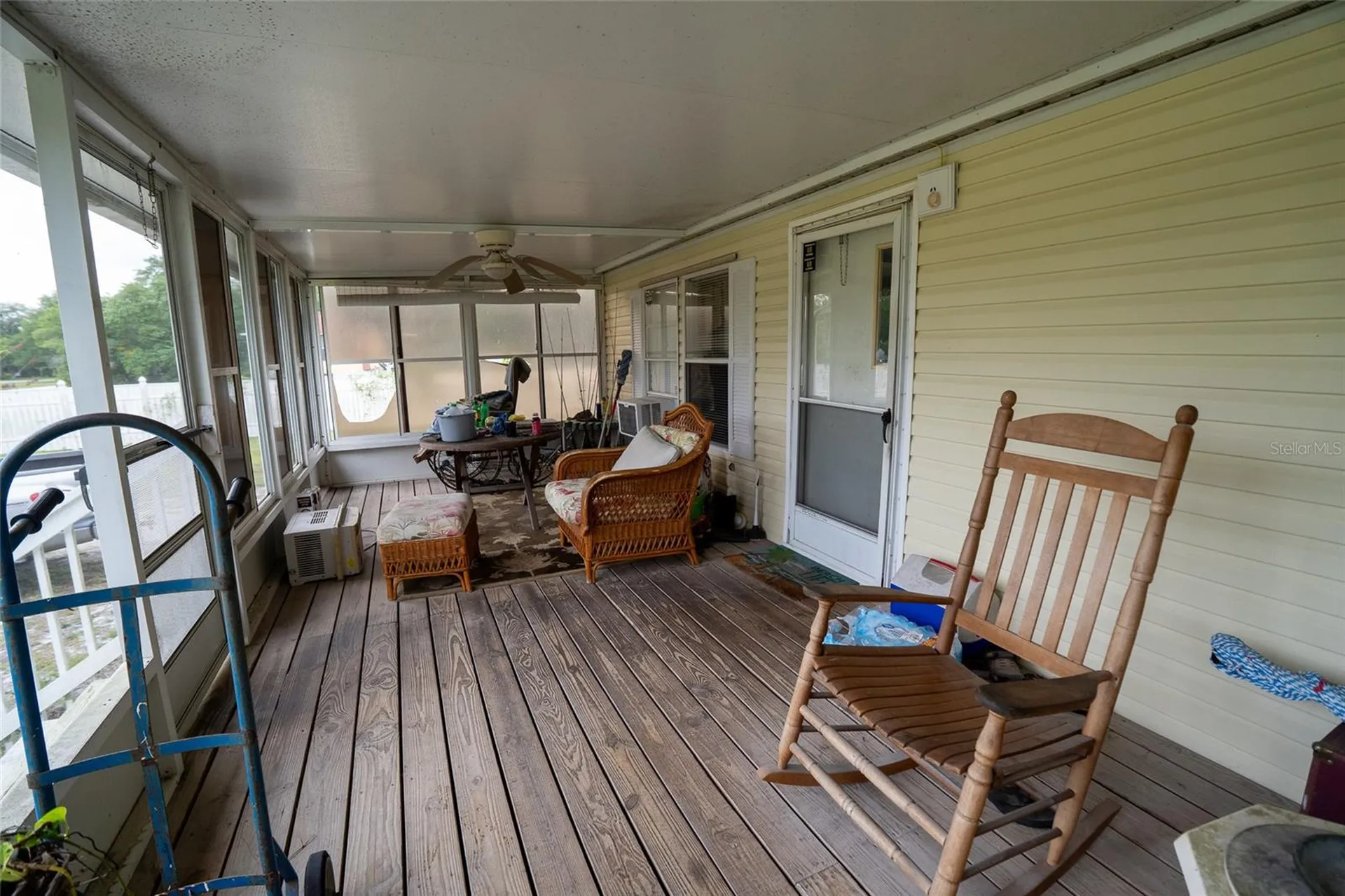 1809 E Holiday Drive Lorida FL 33857