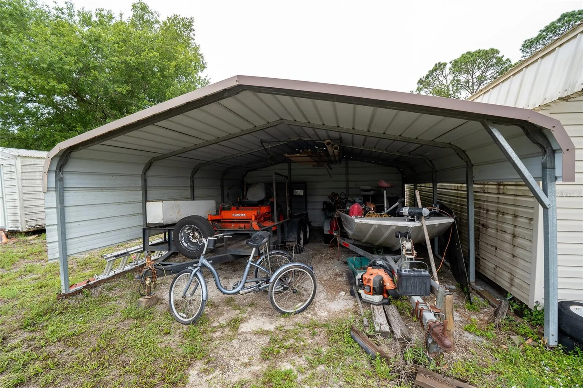 1809 E Holiday Drive Lorida FL 33857