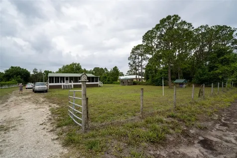 1809 E Holiday Drive Lorida FL 33857
