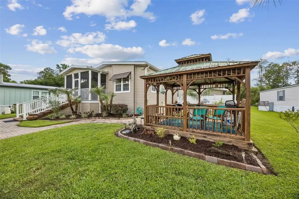 329 Paradise Circle Satsuma FL 32189