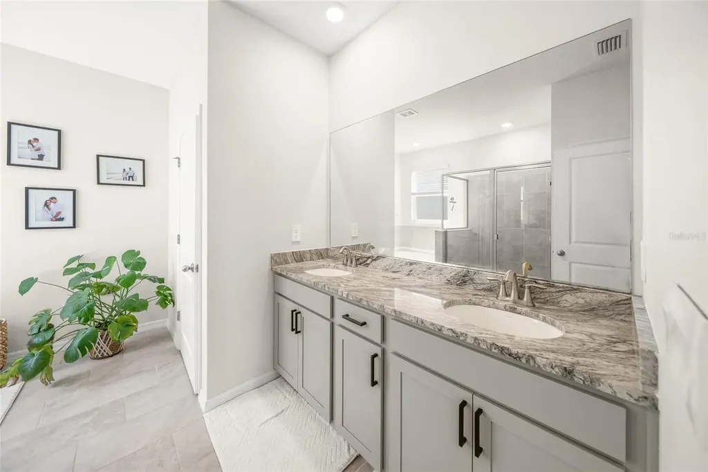 2013 Midnight Pearl Drive Sarasota FL 34240