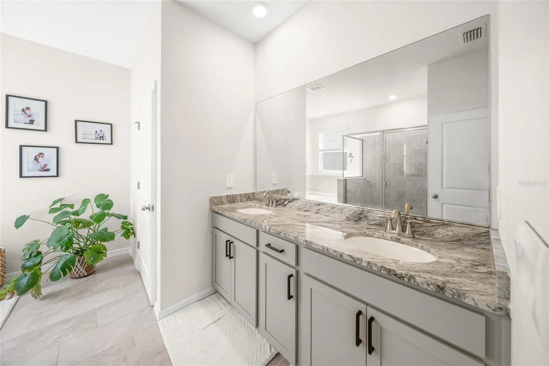2013 Midnight Pearl Drive Sarasota FL 34240