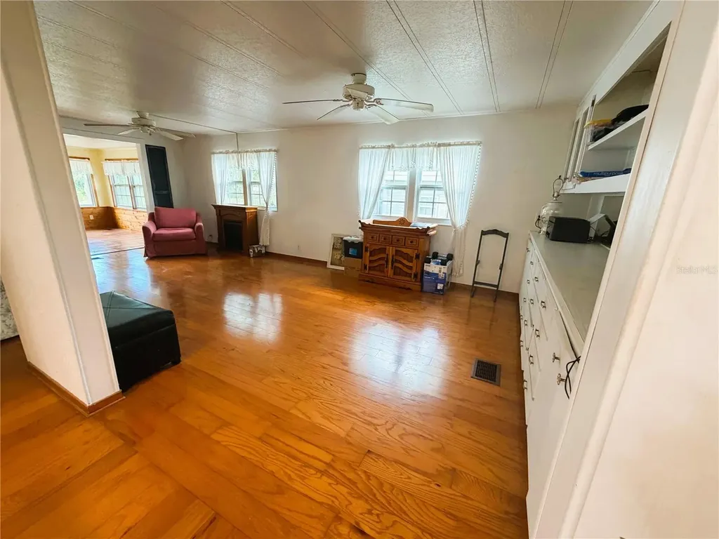 127 Royal Palm Drive Leesburg FL 34748