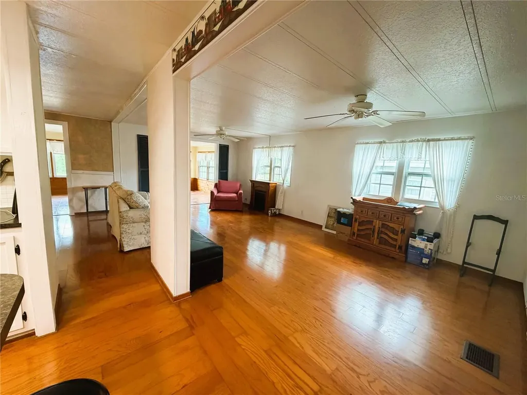 127 Royal Palm Drive Leesburg FL 34748