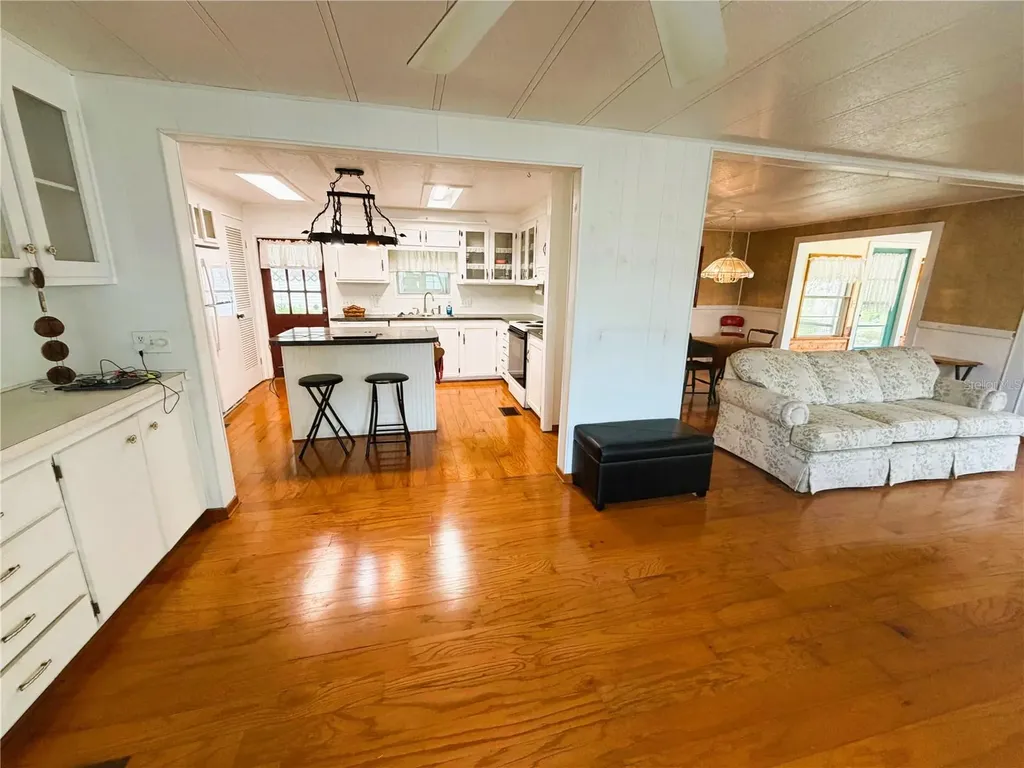 127 Royal Palm Drive Leesburg FL 34748