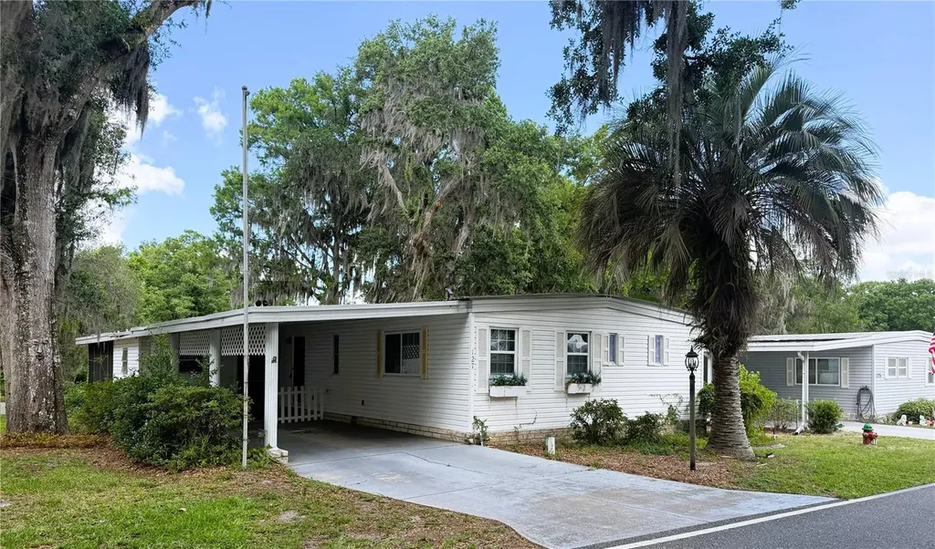 127 Royal Palm Drive Leesburg FL 34748