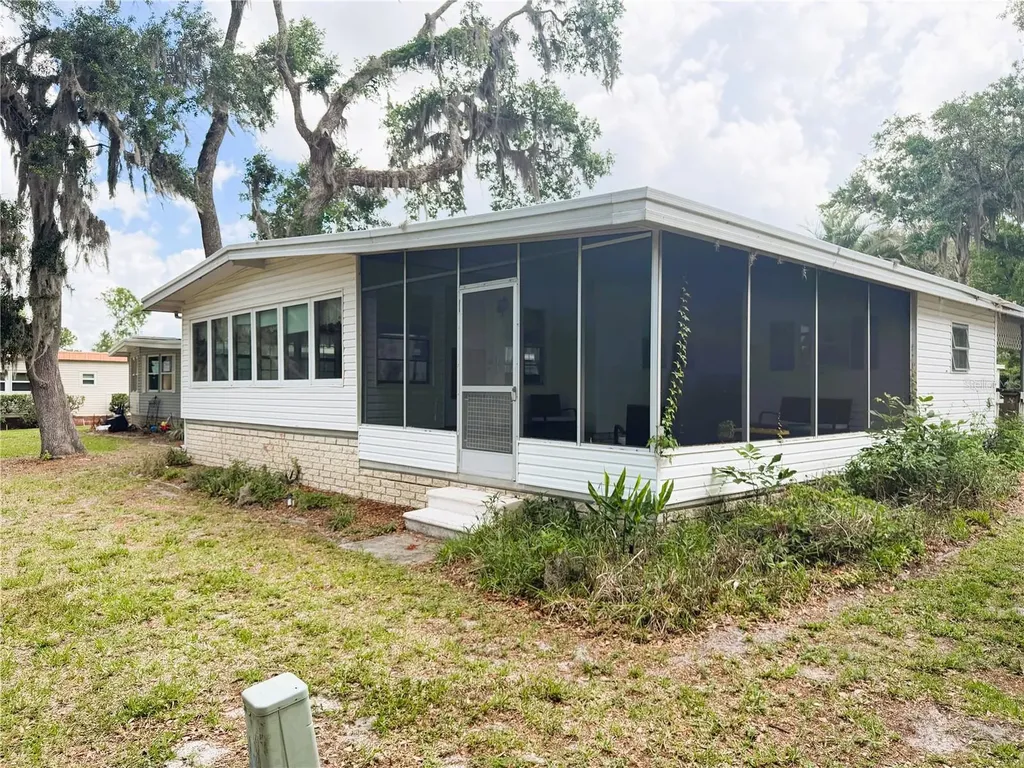 127 Royal Palm Drive Leesburg FL 34748