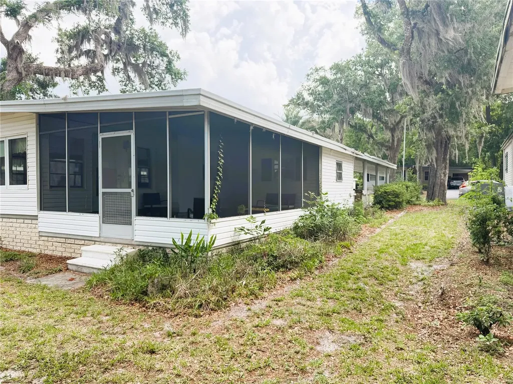 127 Royal Palm Drive Leesburg FL 34748