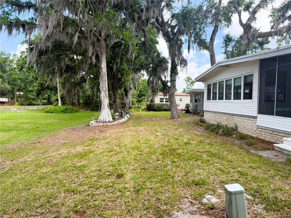 127 Royal Palm Drive Leesburg FL 34748