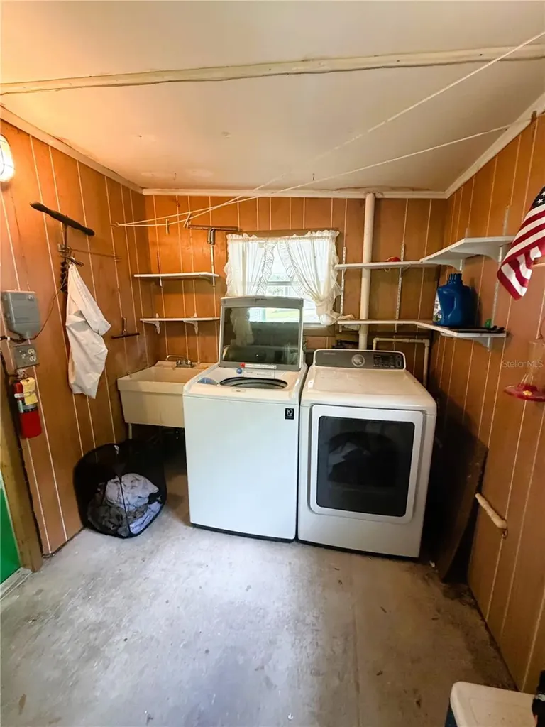 127 Royal Palm Drive Leesburg FL 34748