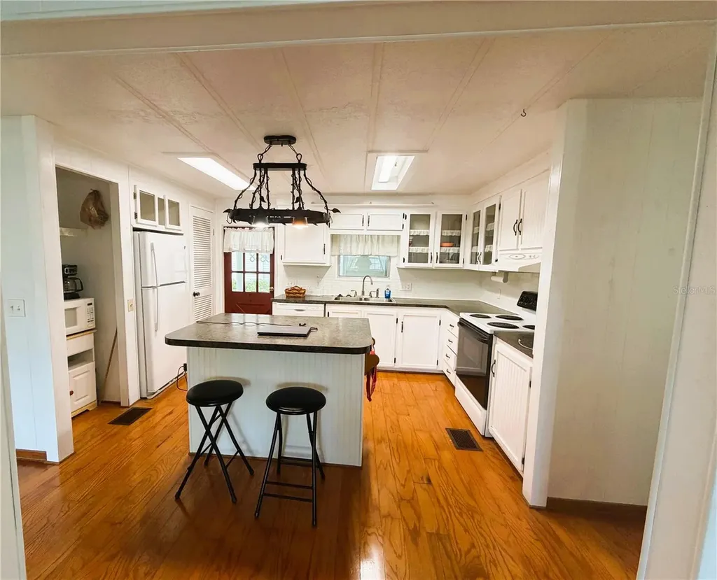 127 Royal Palm Drive Leesburg FL 34748